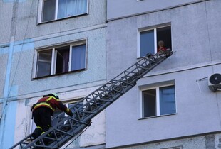 Пожежа в багатоповерхівці Запоріжжя: рятувальники евакуювали 13 людей (відео)