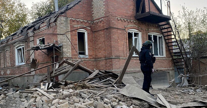 Окупанти продовжують тероризувати Донеччину: двоє загиблих, 13 поранених 