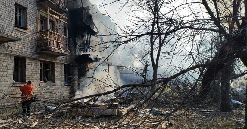 Авіаудар по селищу на Донеччині: є постраждалі, серед них діти