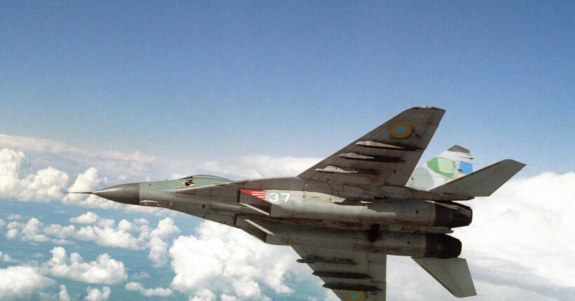 Екскомандувач НАТО закликав передати Україні літаки МіГ-29 та F-16