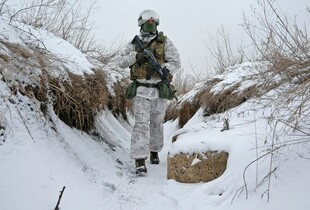 Погодні умови ускладнюють дії окупантів, але створюють і нові виклики для оборонців України, - Волохов