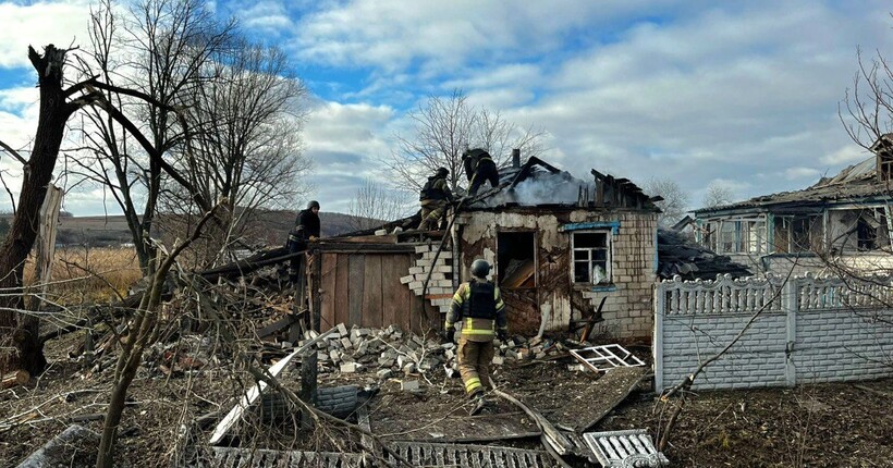 На Харківщині російський авіаудар пошкодив житловий сектор, є постраждалі