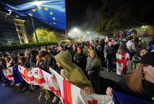 Вибори в Грузії: між протестувальниками і поліцією спалахнули сутички (відео)