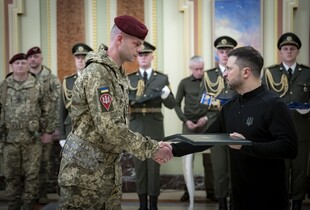 Зеленський відзначив десантників державними нагородами (фото)