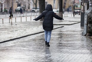 В Україні 24 листопада очікується ожеледиця, мокрий сніг та сильний вітер, — ДСНС