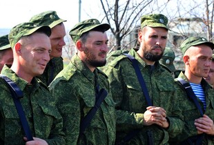 Окупанти на ТОТ намагаються вербувати боржників у російську армію – ЦНС