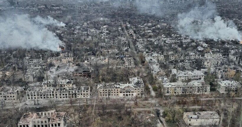 У Торецьку йдуть йдуть цілодобові міські бої, ворог намагається атакувати з флангів - ОТУ 