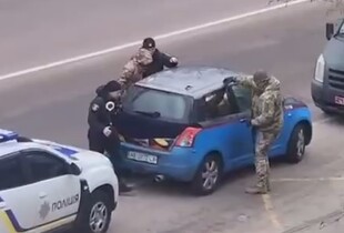 Поліцейських, які потрапили на відео у Вишгороді, відсторонили - офіційна заява Нацполіції