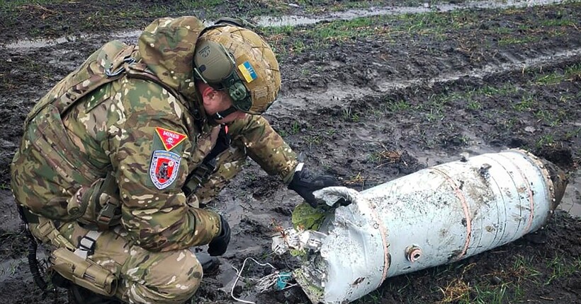 На Сумщині вибухотехніки знешкодили бойову частину російської ракети Х-59