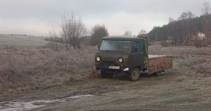 На Тернопільщині підлітки викрали катафалк з території церкви