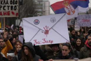 Сербські студенти вийшли на мітинг проти політики президента Вучича та його партії