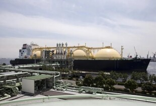 Російський танкер місяцями не міг продати підсанкційний газ і повернувся на Камчатку