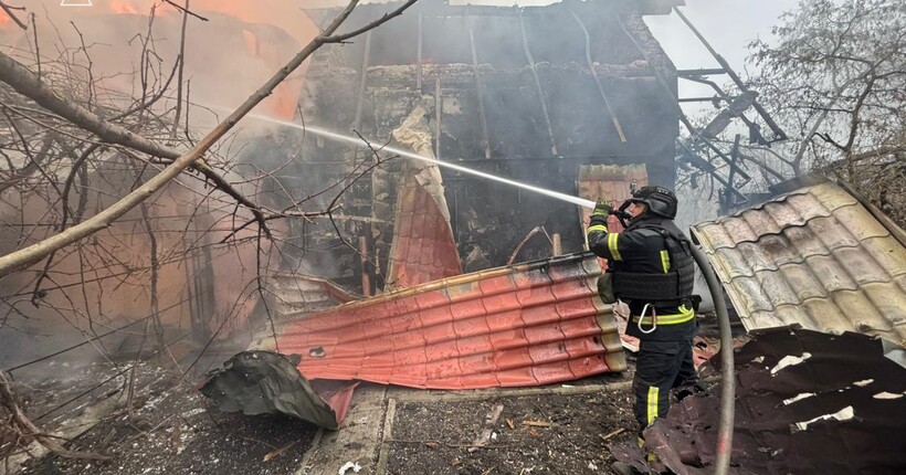 У Покровську рятувальники потрапили під повторний обстріл 