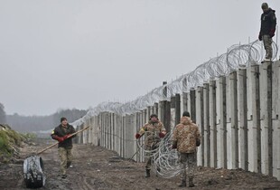 Білорусь продовжує тримати своїх військових на кордоні з Україною – Демченко