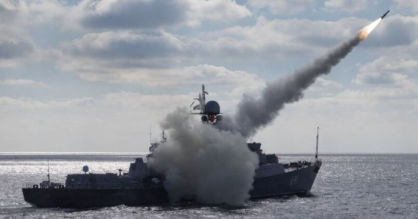 Росія тримає в Чорному морі 11 кораблів з носіями 