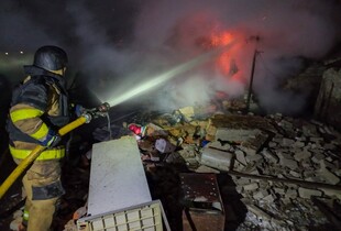 Рятувальники потрапили під повторний удар під час гасіння пожежі на Сумщині