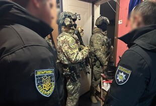 Понад 200 обшуків у 19 регіонах: поліція розслідує схеми нелегального перетину кордону
