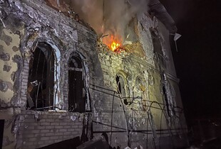 Удар безпілотника по Сумах: окупанти пошкодили 13 будинків та поранили дитину
