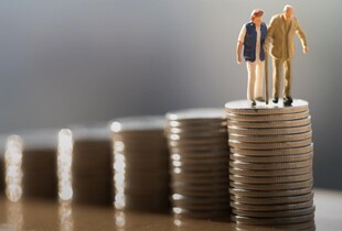 Обов'язкова накопичувальна пенсія в Україні: що відомо та якою має бути