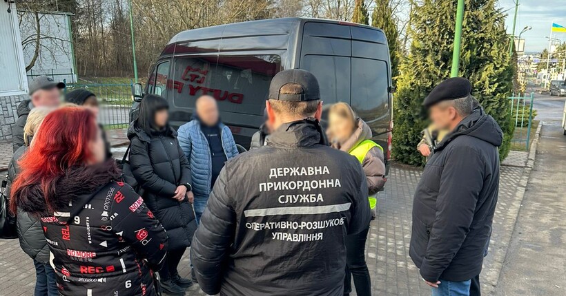 На Дніпропетровщині затримали жінку, яка вербувала українок для сексуальної експлуатації за кордоном