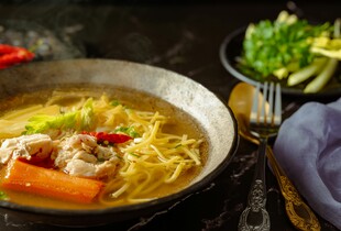 Курячий суп з макаронами по-турецьки – рецепт, який закохує з першої ложки