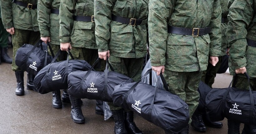 ГУР показало відео, як росіяни знущаються над незаконно мобілізованими українцями