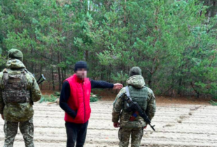 Приплив на надувному матраці: на Волині затримали росіянина, який намагався емігрувати в Україну