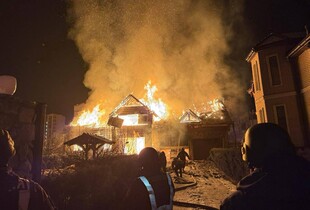 Дрони атакували Київщину: у Бучанському районі горить будинок