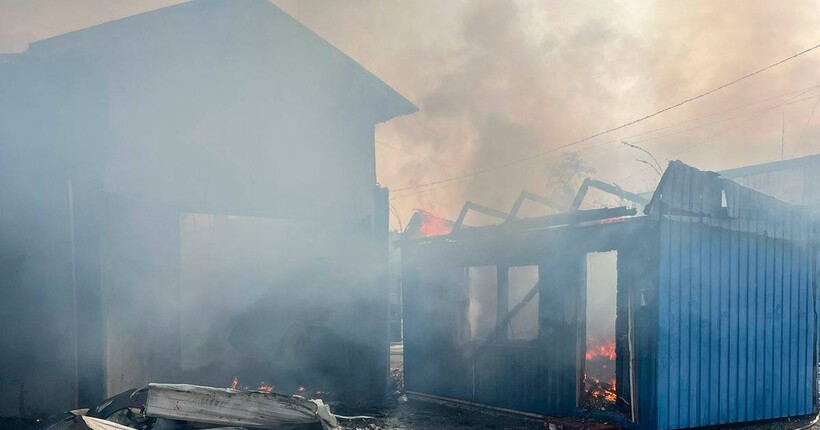 Масштабна пожежа на СТО в Києві: поліція з'ясовує причини