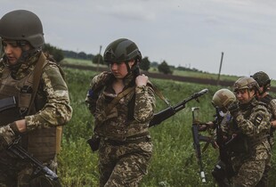 В Міноборони назвали кількість жінок, які служать в лавах ЗСУ: кількість зросла на 20%