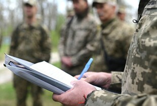 У Львові чоловік напав на працівника ТЦК і одразу спробував утекти