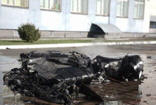 У Києві рятувальники ДСНС загасили пожежу після падіння ворожого БпЛА на територію школи