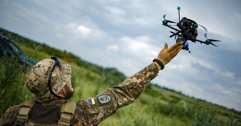 На Сумщині прикордонники знищили ворожу гармату, техніку та особовий склад (відео)