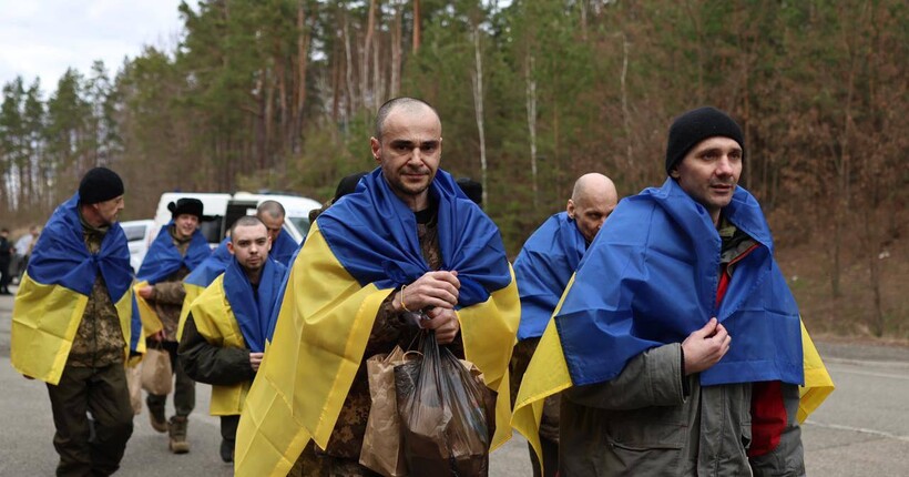 Обмін полоненими: Україна повернула 175 українських оборонців (фото)