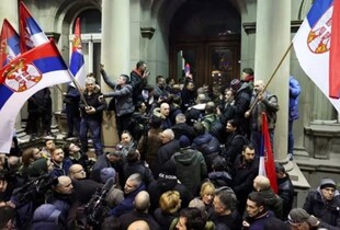 Російські шпигуни допомагають придушувати протести в Сербії - віцепрем'єр Вулін
