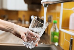 Неприємний запах води в Києві: у водоканалі пояснили причину