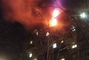 Росіяни влучили дроном у багатоповерхівку у Дніпровському районі Києва: кадри наслідків