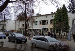 Окупанти атакували Суми: пошкоджено школу і лікарні, постраждало четверо дітей (відео)