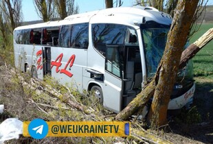 ДТП з пасажирським автобусом на Вінниччині: в аварії загинув іноземець, серед постраждалих 8-річна дитина