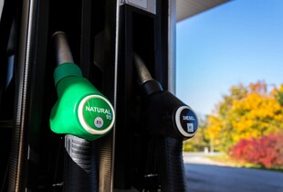 З 1 травня в Україні продаватимуть спиртовий бензин: як вплине на авто і що з цінами на пальне
