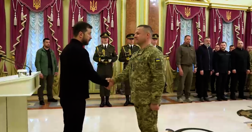 Зеленський привітав українських прикордонників із професійним святом та вручив їм державні нагороди