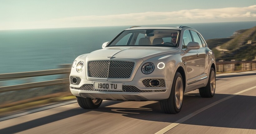 Парі на Bentley: промоутер Дюбуа купить Усику люксове авто, якщо той знову переможе 
