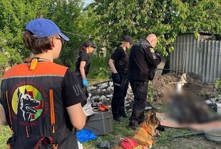 Задушив та залив бетоном: на Дніпропетровщині затримали чоловіка за підозрою у вбивстві матері
