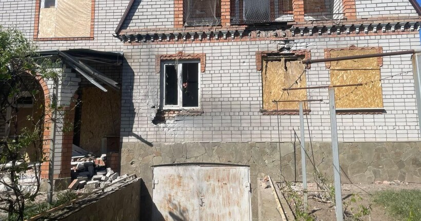Росіяни завдали ударів по трьох районах Дніпропетровської області: пошкоджено будинки та інфраструктуру