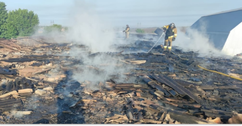 Російські дрони атакували підприємство на Донеччині: горіння на площі понад 1000 квадратних метрів
