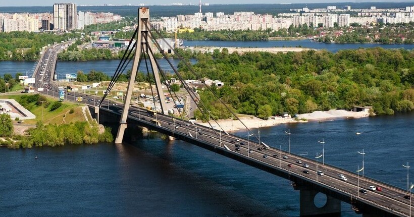 У Києві рух мостом через Десенку частково обмежать до кінця 2025 року – 