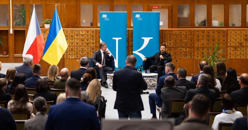 Президент зустрівся з українською громадою в Празі: деталі зустрічі