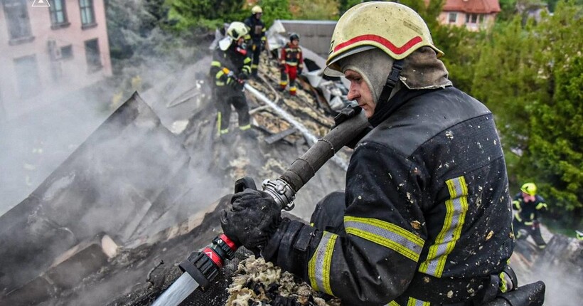 Загарбники атакували Харківщину: пошкодження зафіксовані у трьох районах