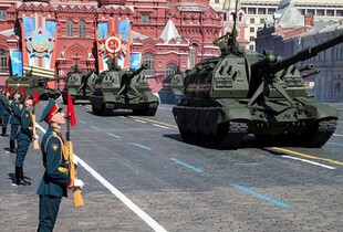 Парад у Москві на 9 травня - це потуги Путіна показати бодай якусь міжнародну присутність - Романенко