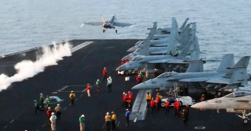 Ще один винищувач F-18 впав з палуби USS Harry S. Truman - другий за два тижні 